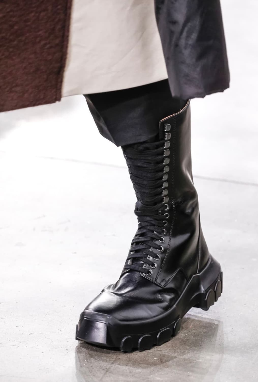 릭오웬스 18FW 시시포스 트랙터 부츠 상품이미지1