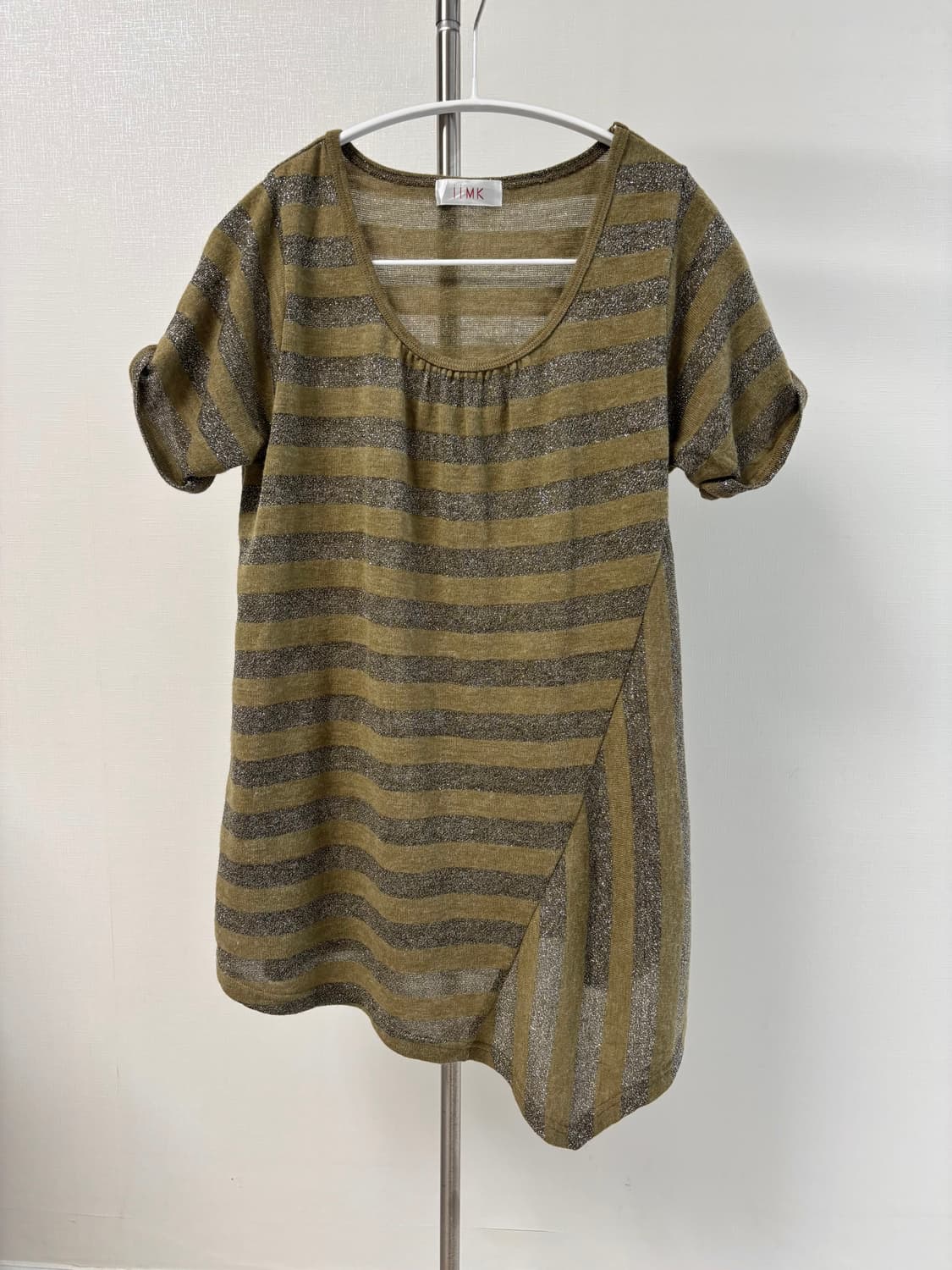 iiMK 언발란스 변형 글리터 스트라이프 반팔 티 상품이미지1