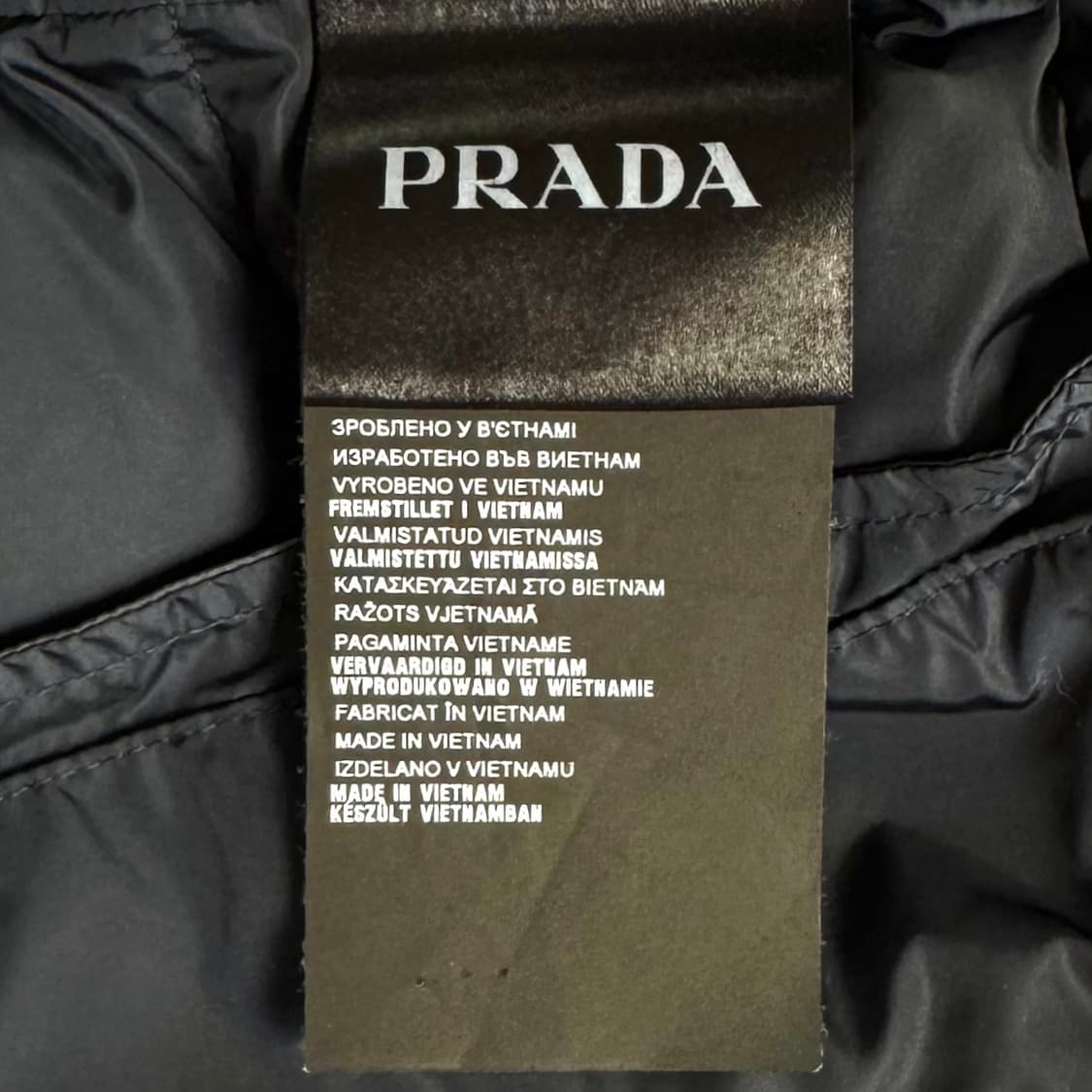 [46사이즈] 프라다 삼각로고 패딩 후드 자켓 (SGH719) 상품이미지9