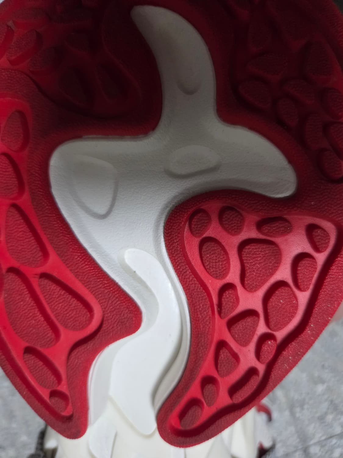 아디다스 벤토 XLG 디럭스 스니커즈 화이트 레드 285 상품이미지9