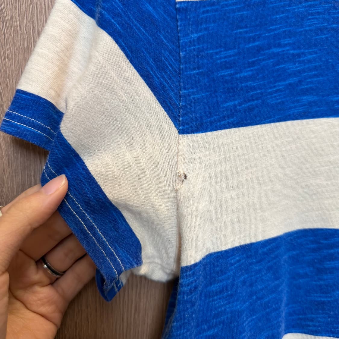 빈티지 라운드넥 반팔 티셔츠 스트라이프 당근 프린팅 디테일 블루 아이보리 상품이미지6