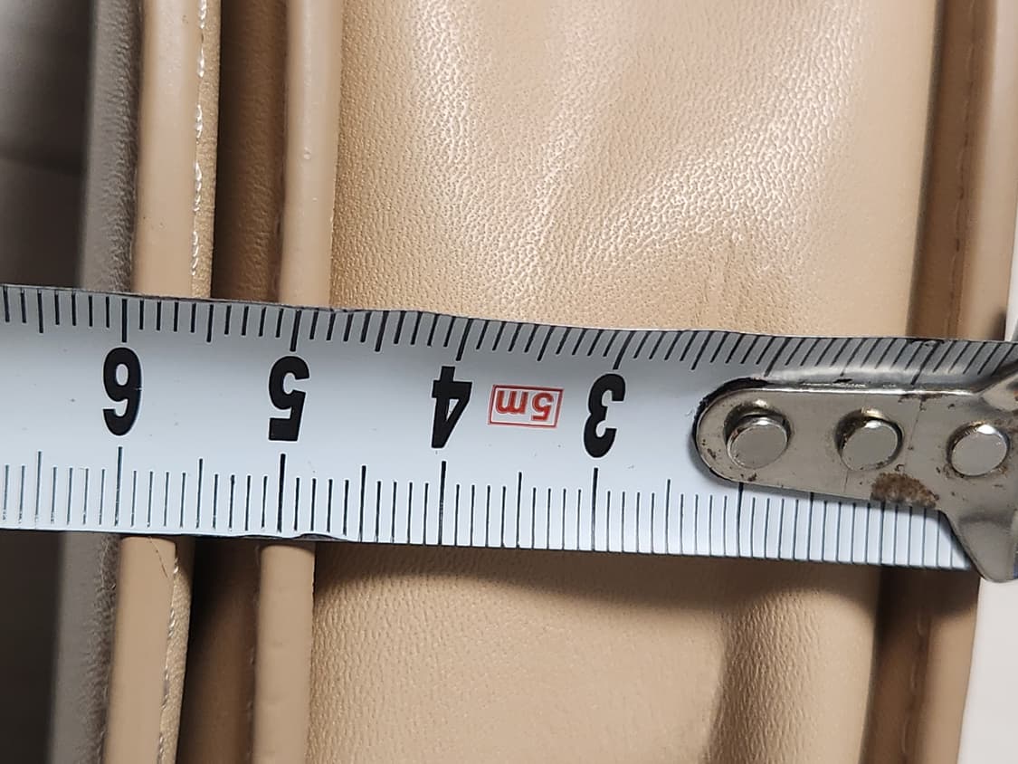 새상품급)찰스앤키스 크로스백

새건데 보관을 잘못해서 바닥에 주름생겼어요 상품이미지10