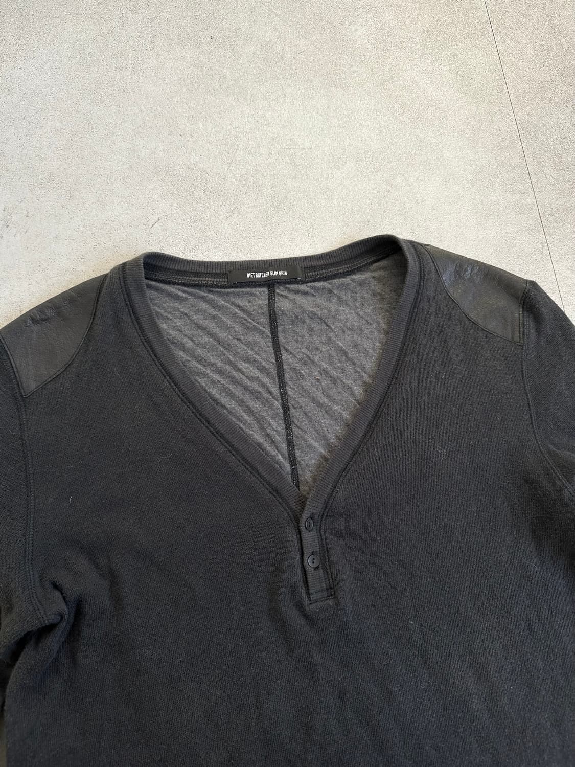 다이어트 부처 슬림 스킨 레더패치 딥브이넥 롱슬리브 상품이미지4