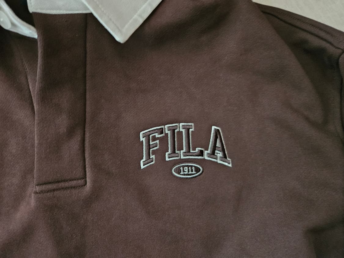 휠라 초코맛 럭비 맨투맨/브라운/한소희,강민경 착용 상품이미지4