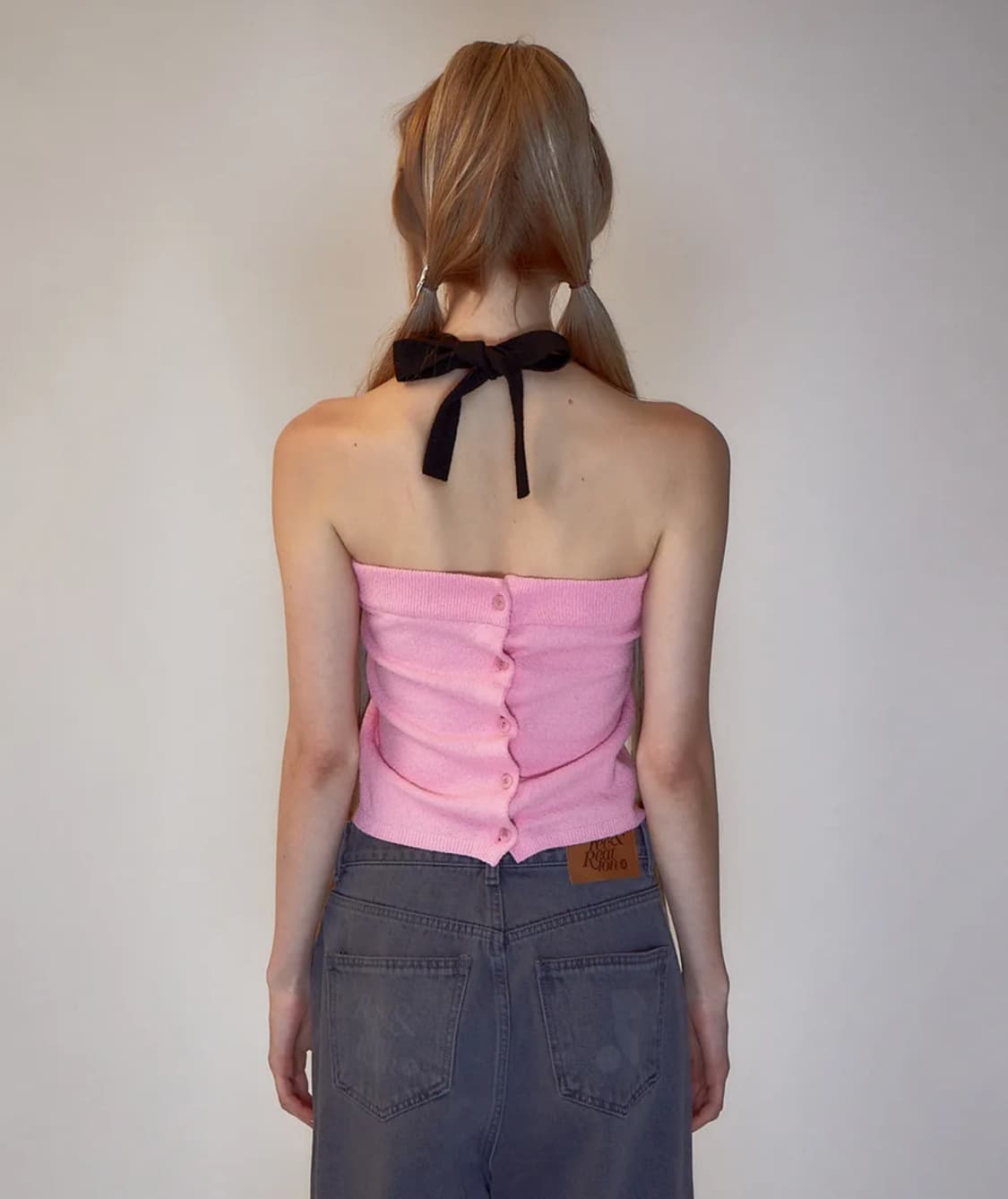 (권은비 착용) 레스트앤레크레이션 로고 니트 튜브탑 오프숄더 나시 상품이미지3