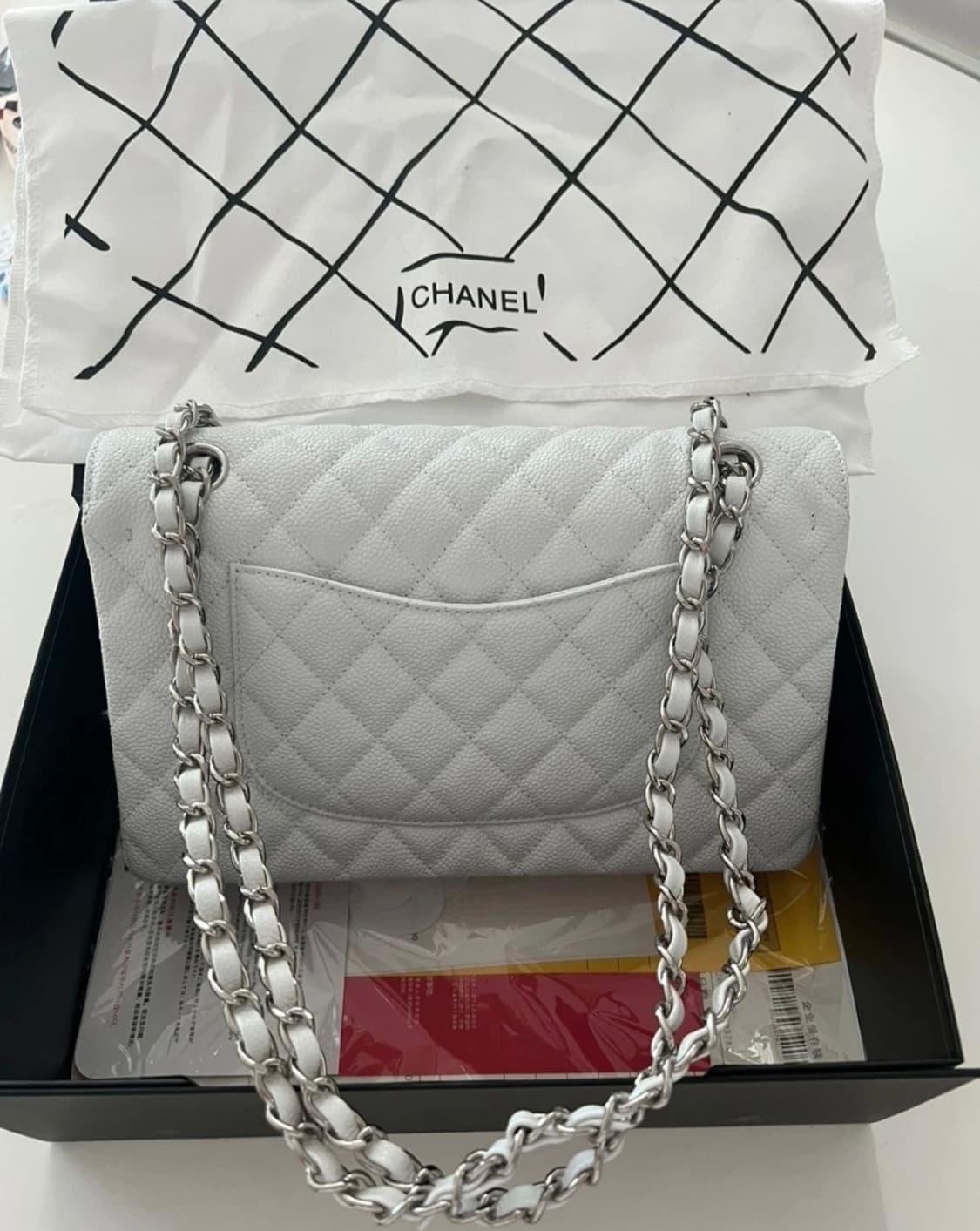 샤넬 클래식 플립백 화이트 캐비어 은장 상품이미지3