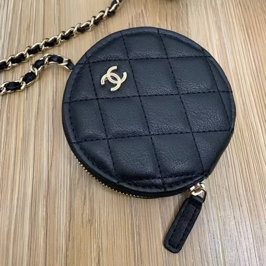 샤넬VIP 블랙 CC로고 에어팟 케이스 & 동전지갑 샤넬 참 상품이미지8