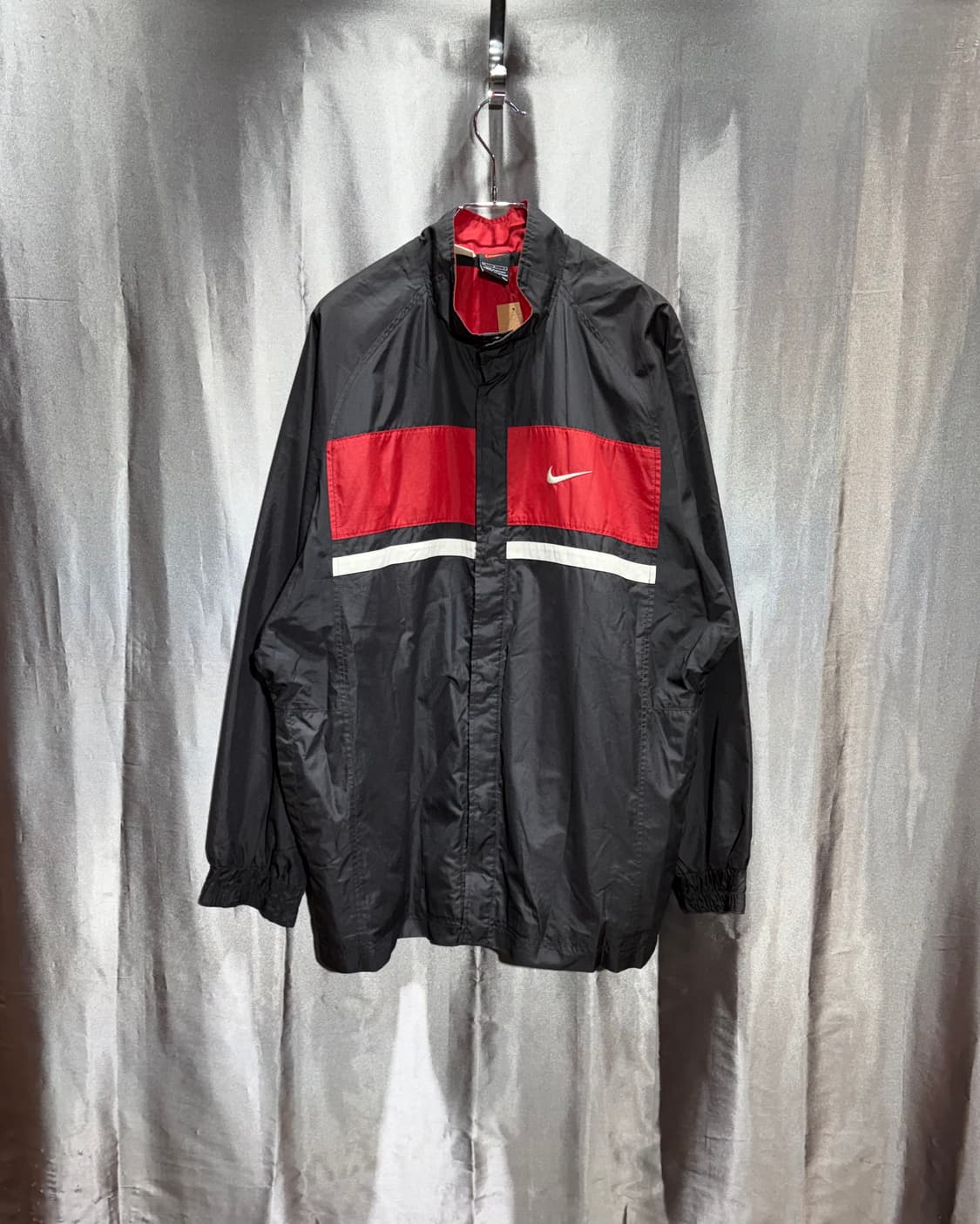 L 나이키 스우시 화이트/레드 배색 바람막이 상품이미지2