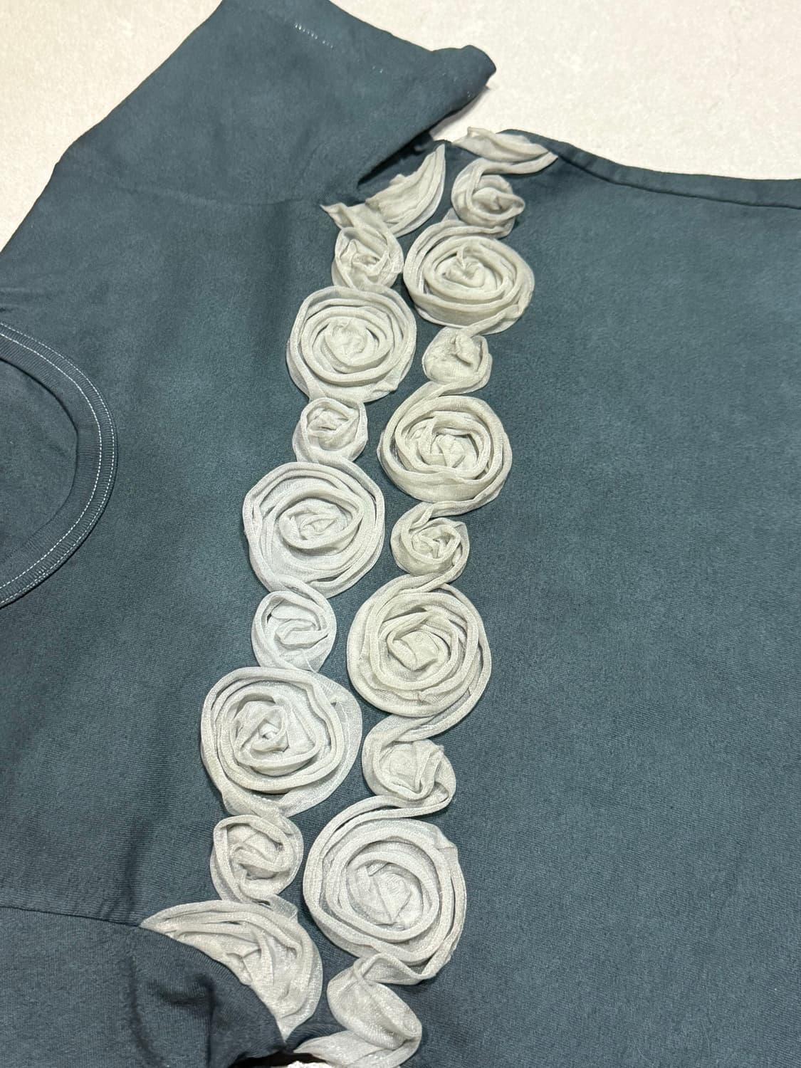 2015 꼼데가르송 입체 쉬폰 장미 디테일 반팔 티셔츠 상품이미지3