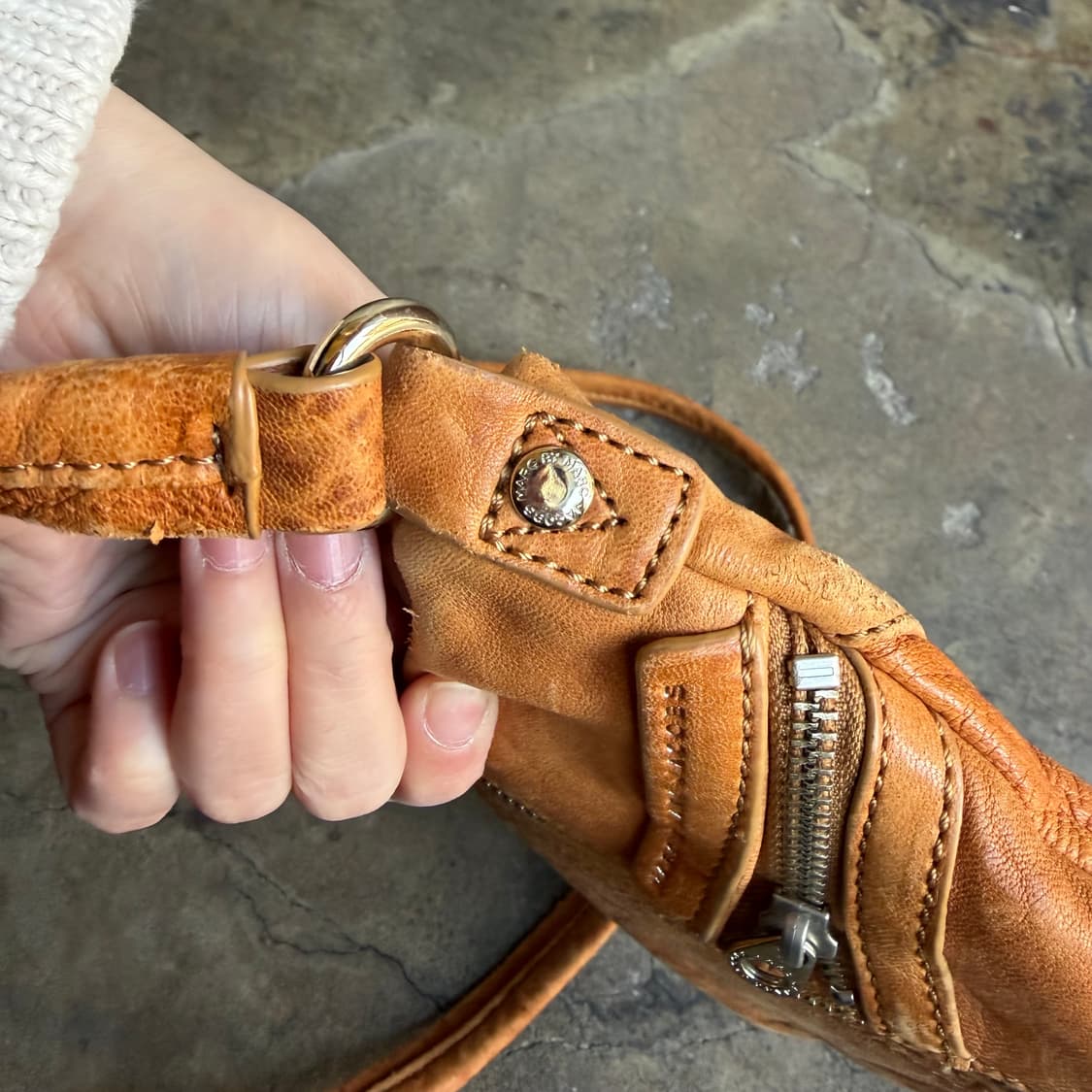 마크제이콥스 지퍼 디테일 미니 크로스백 상품이미지7