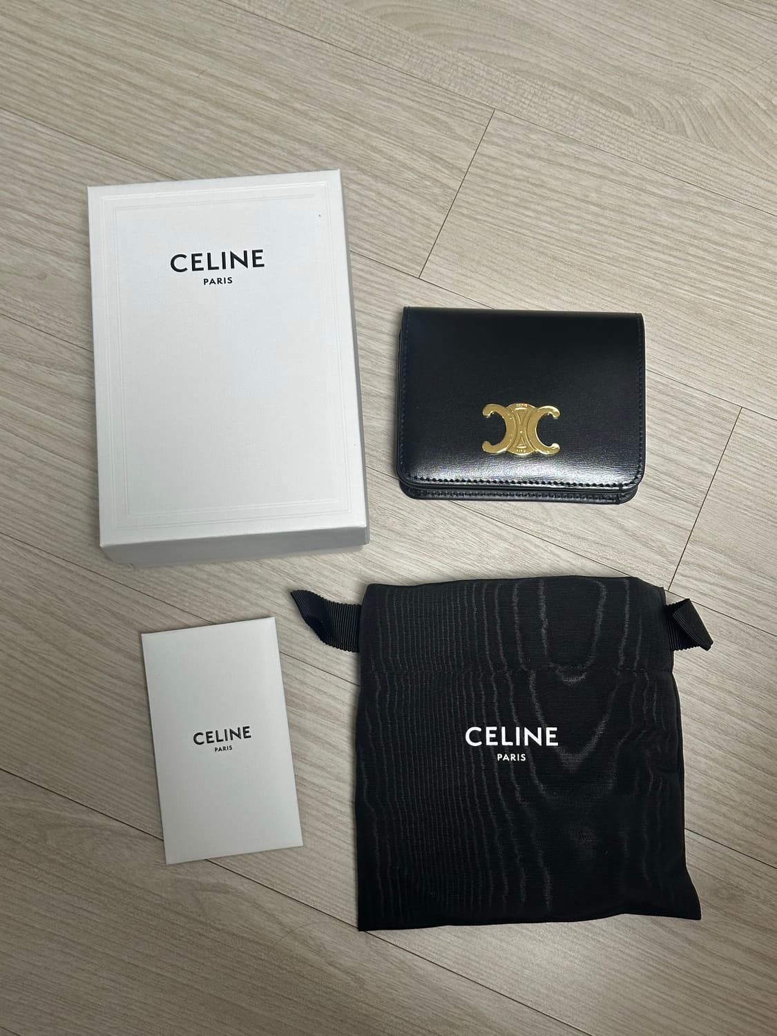 풀박스) 셀린느 트리옹프 컴팩트 지갑 블랙 (단종) 상품이미지1