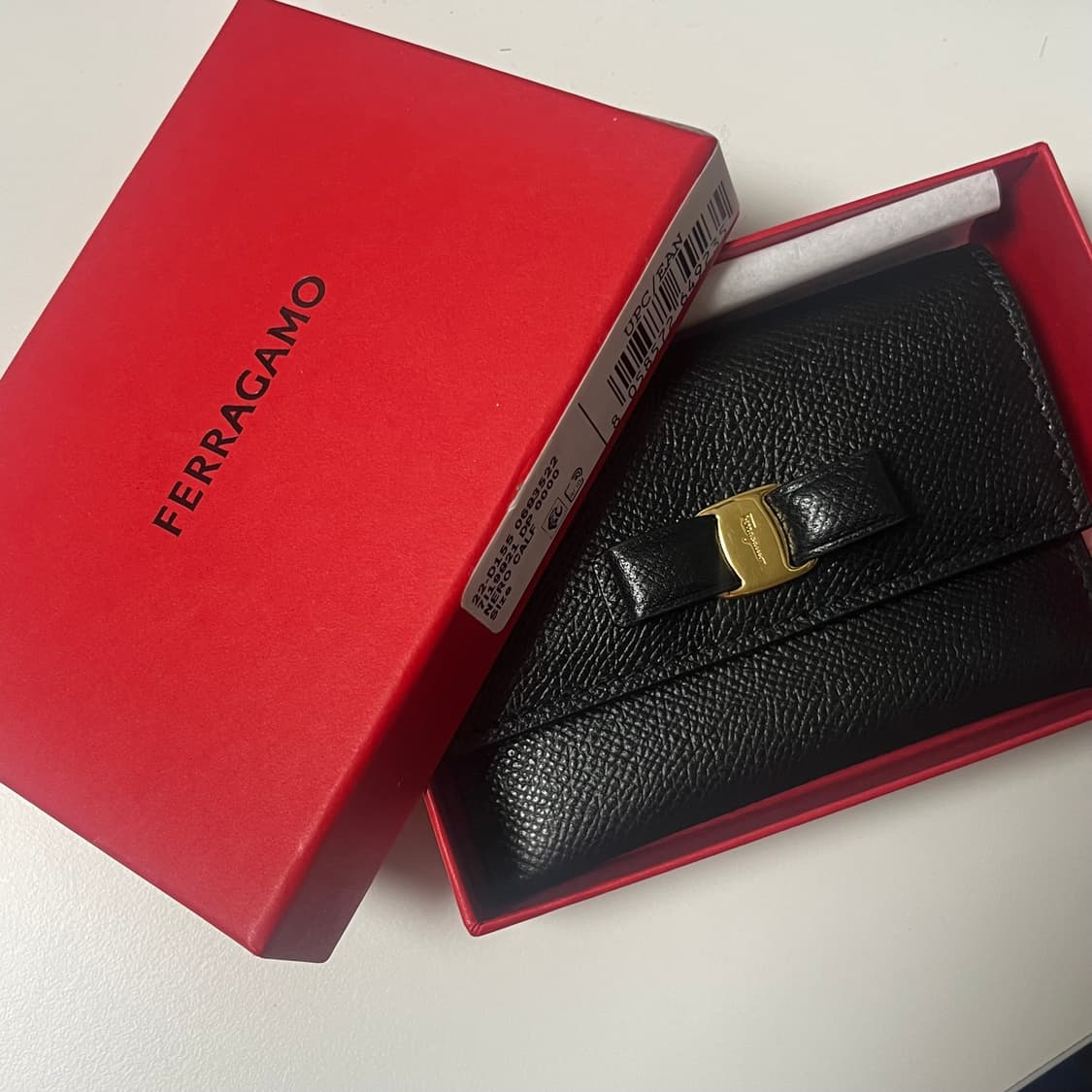 페라가모 카드지갑 블랙 풀박스 바라리본 상품이미지1