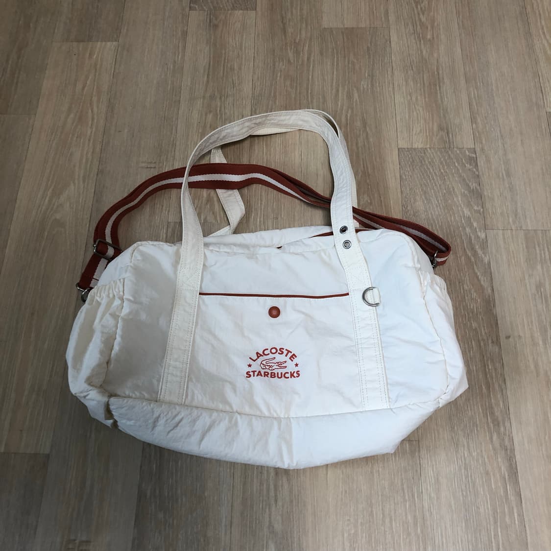 OS) 라코스테 X 스타벅스 LACOSTE 멀티플 보스턴백 아이보리 상품이미지7