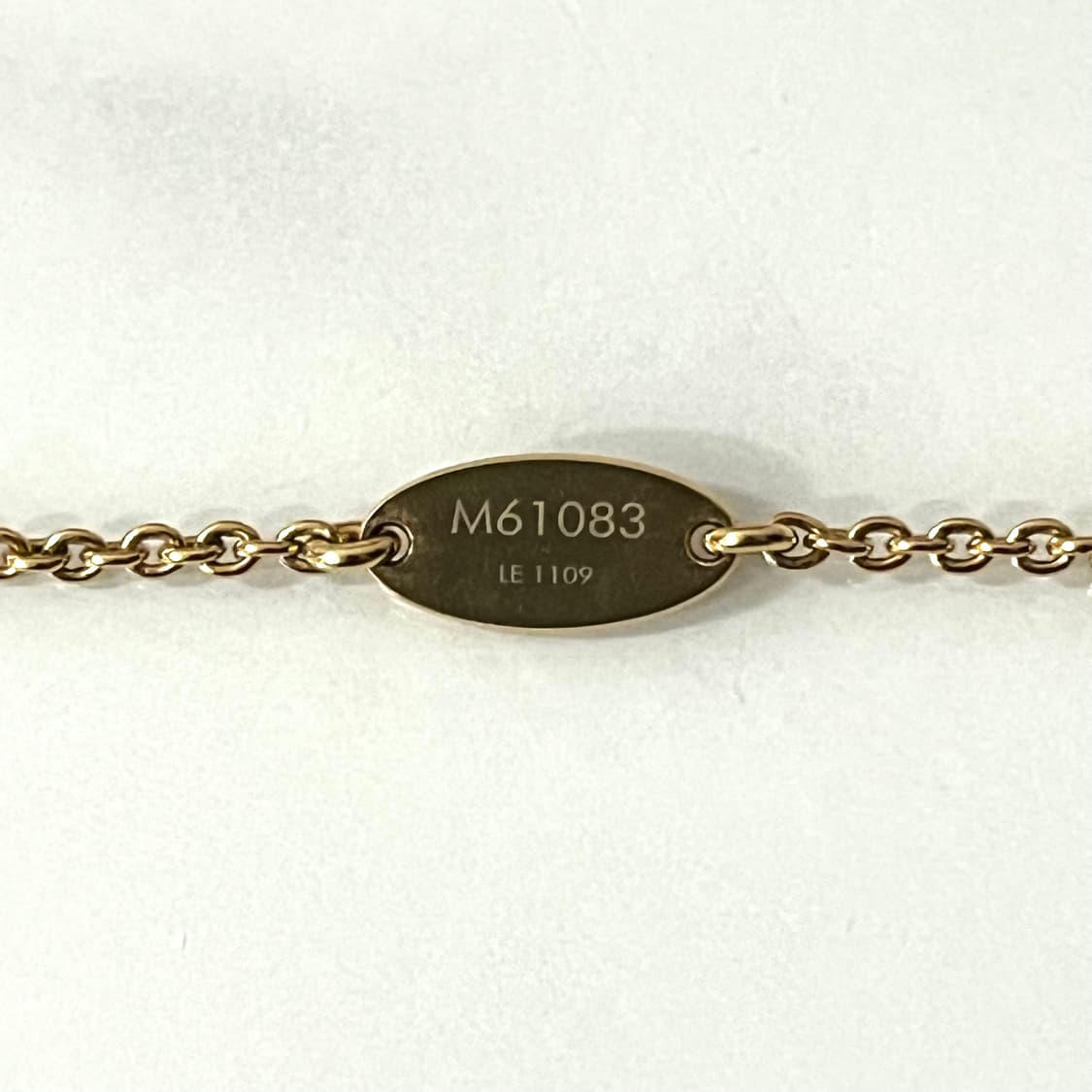 [S급/정품] 루이비통 에센셜 V 목걸이 골드 M61083 상품이미지5