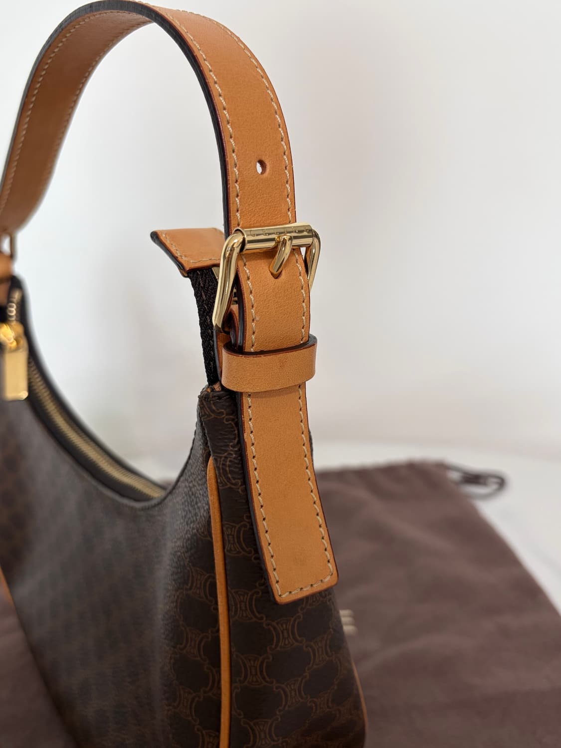 셀린느 아바백 미디움 [희귀 매물] 상품이미지4