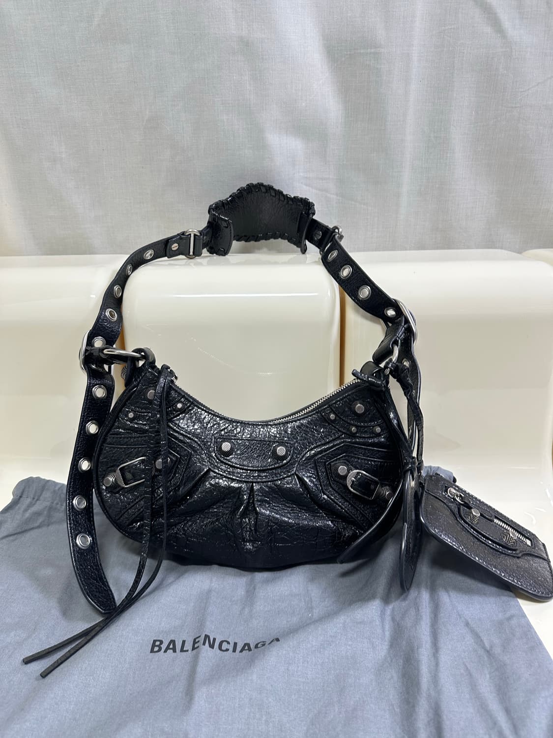 ❌거래중[A+ 정품] 발렌시아가 르카골 블랙 xs 상품이미지3