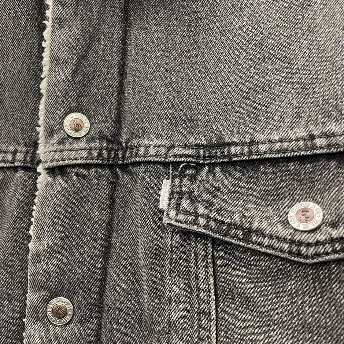 리바이스 실버탭 흑청 쉐르파 데님 트러커 자켓 상품이미지5