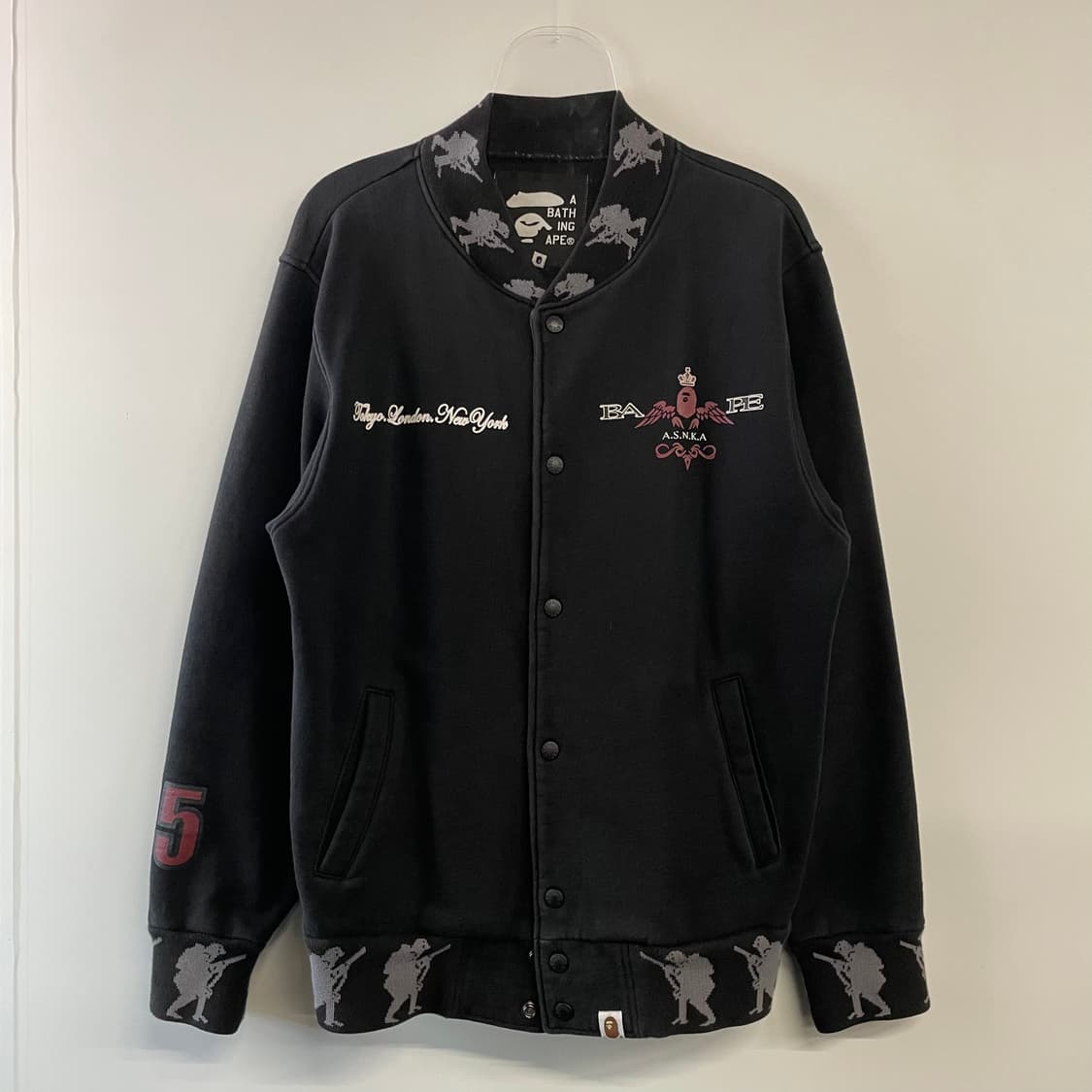 05FW 베이프 x 스타쉬 바시티 자켓 상품이미지3