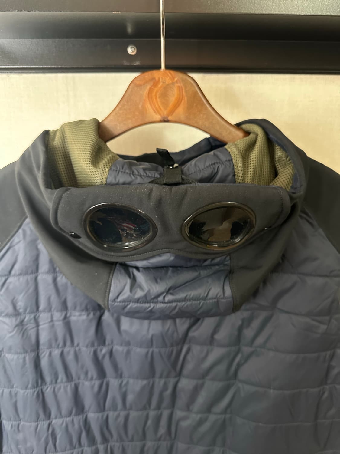 Cp컴퍼니 고글후드 패딩조끼 56size 상품이미지3