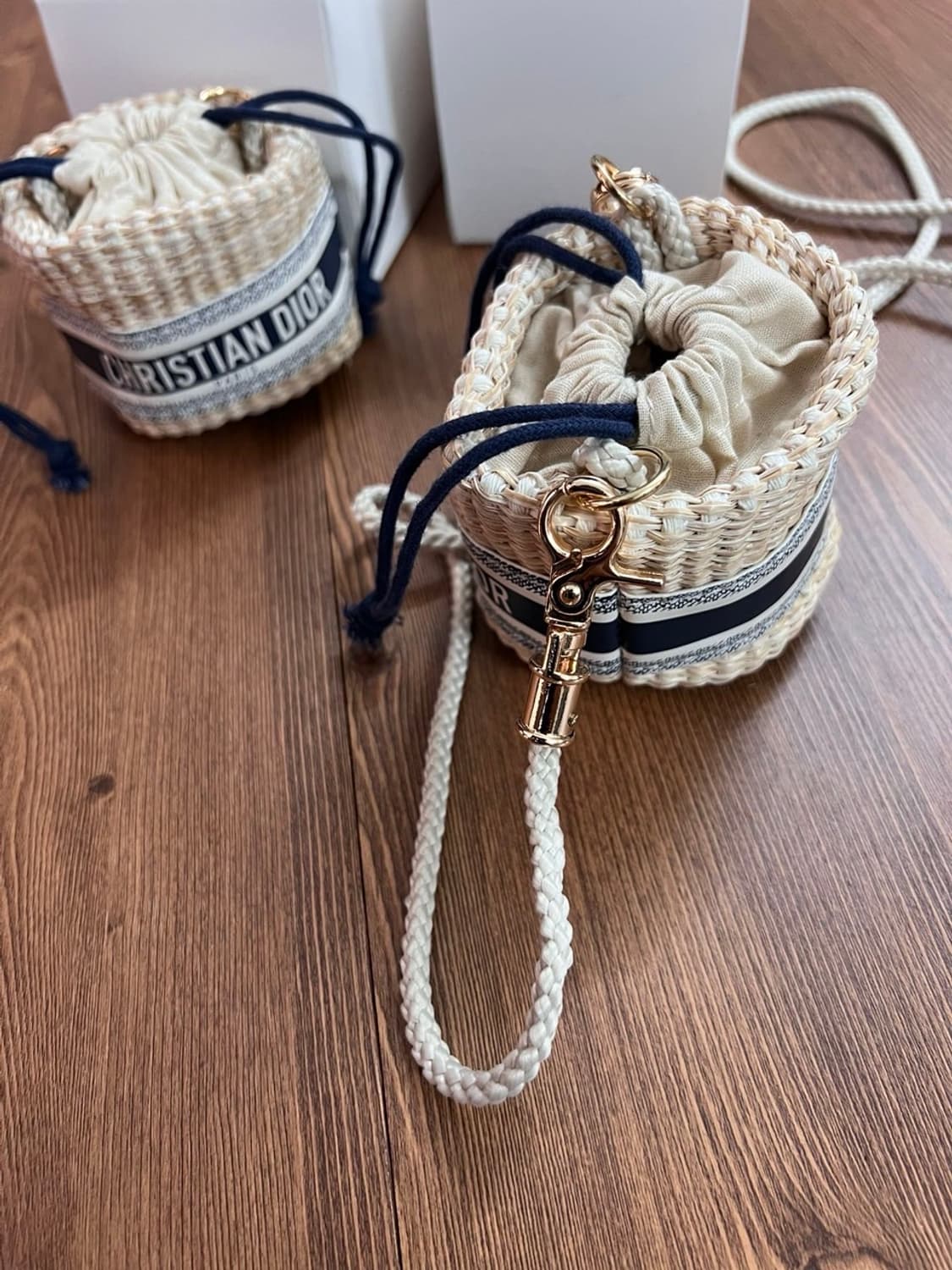  디올뷰티 라탄 드로스트링 미니 크로스백 디올기프트 상품이미지7