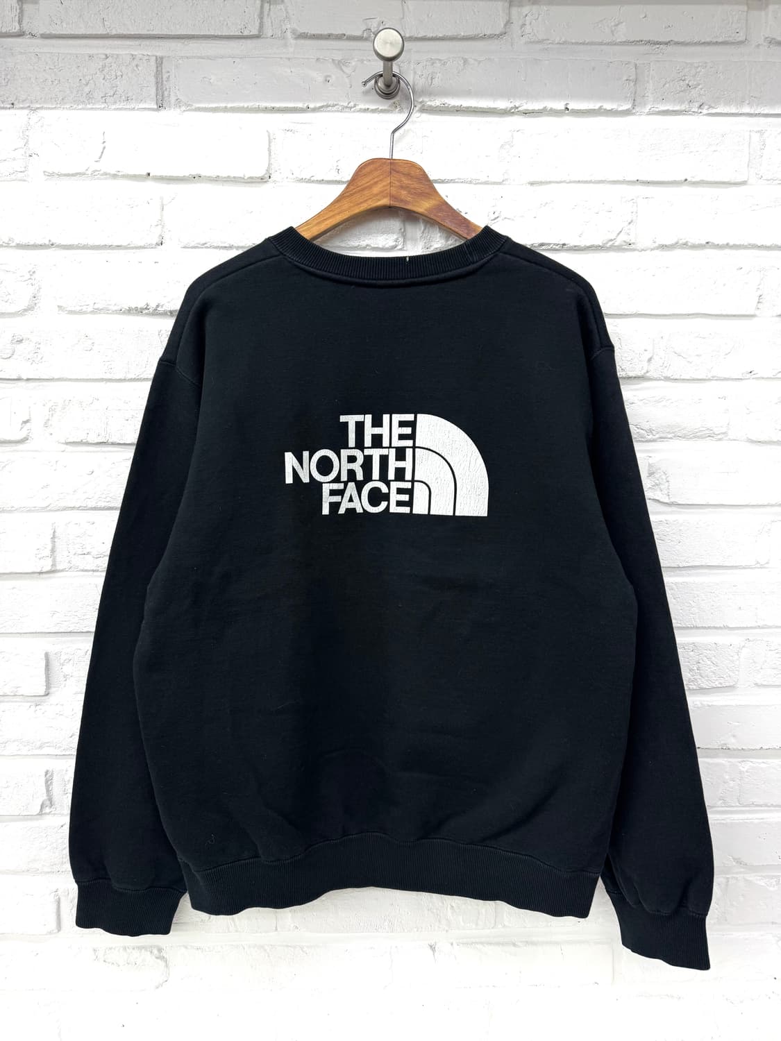 노스페이스 블랙 백로고 스웻셔츠 상품이미지5