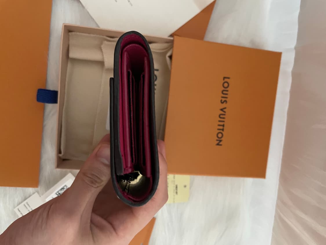 루이비통 카퓌신 여성 중지갑 상품이미지4