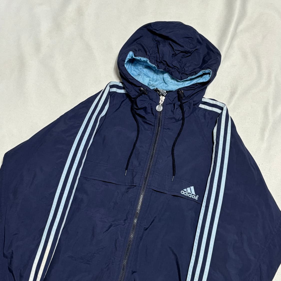 95 아디다스 스카이블루 삼선 나일론 바람막이 상품이미지1