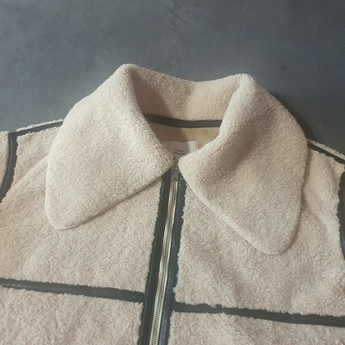 FORM STUDIO 폼스튜디오 양털 퍼 무스탕 자켓 상품이미지3