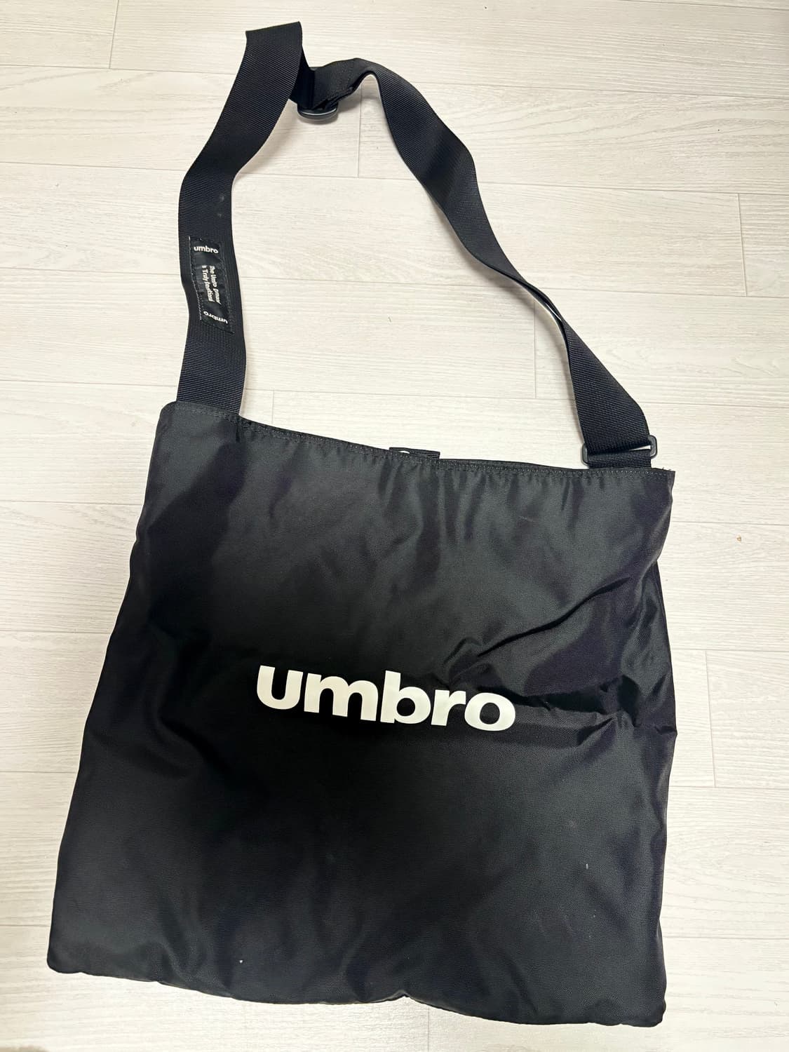 엄브로 에코백 상품이미지1