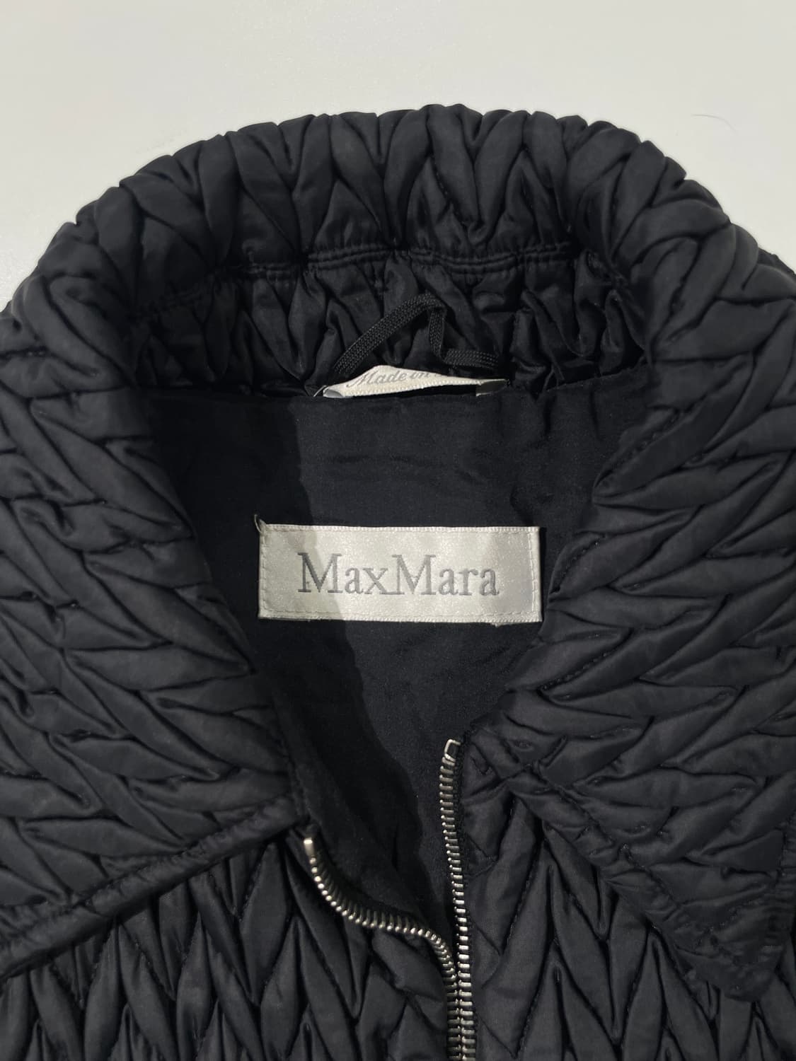 막스마라 블랙 패디 나일론 집업 자켓 상품이미지7