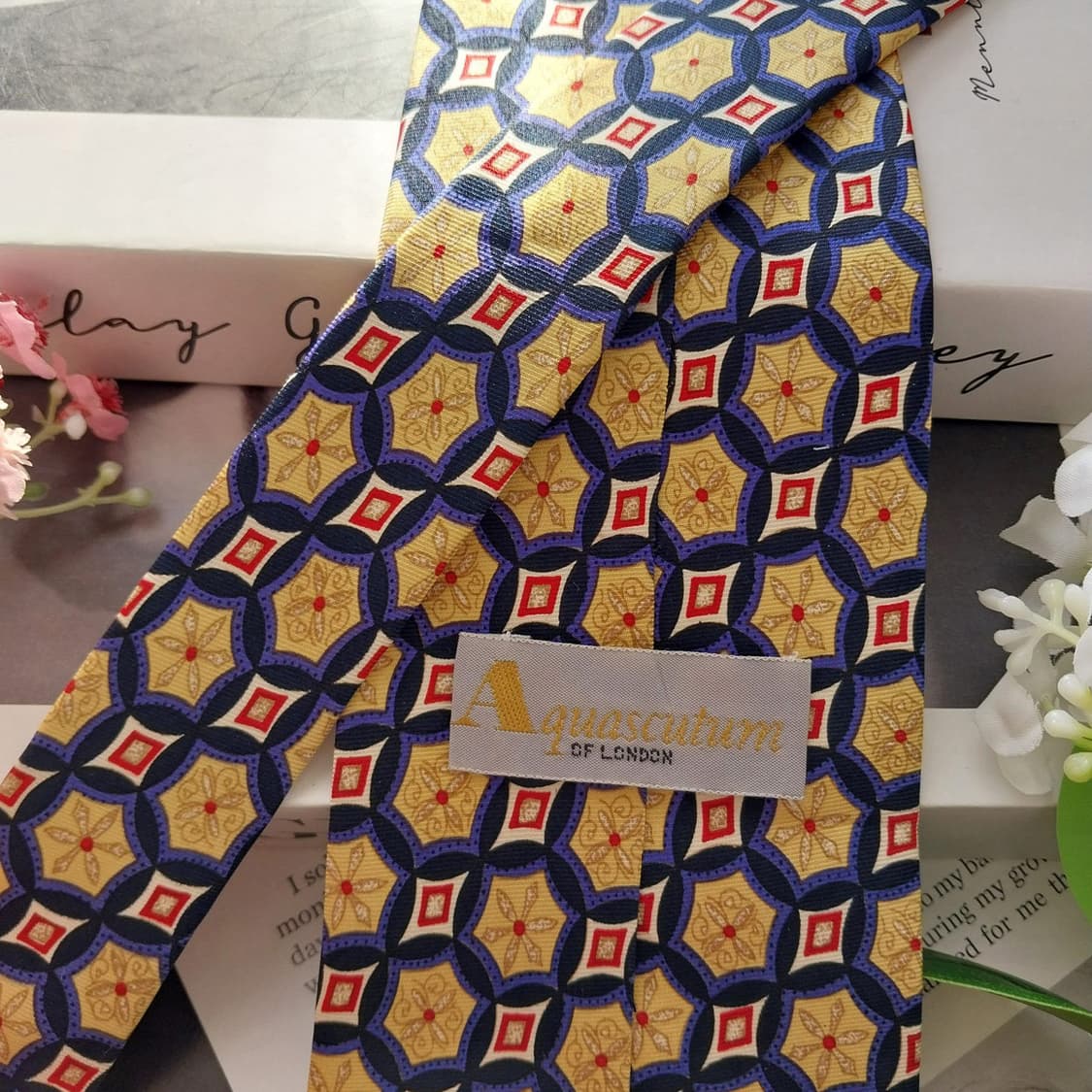 아쿠아스큐텀 실크 기하학 패턴 넥타이 9.2cm A+등급 K1947
 상품이미지5