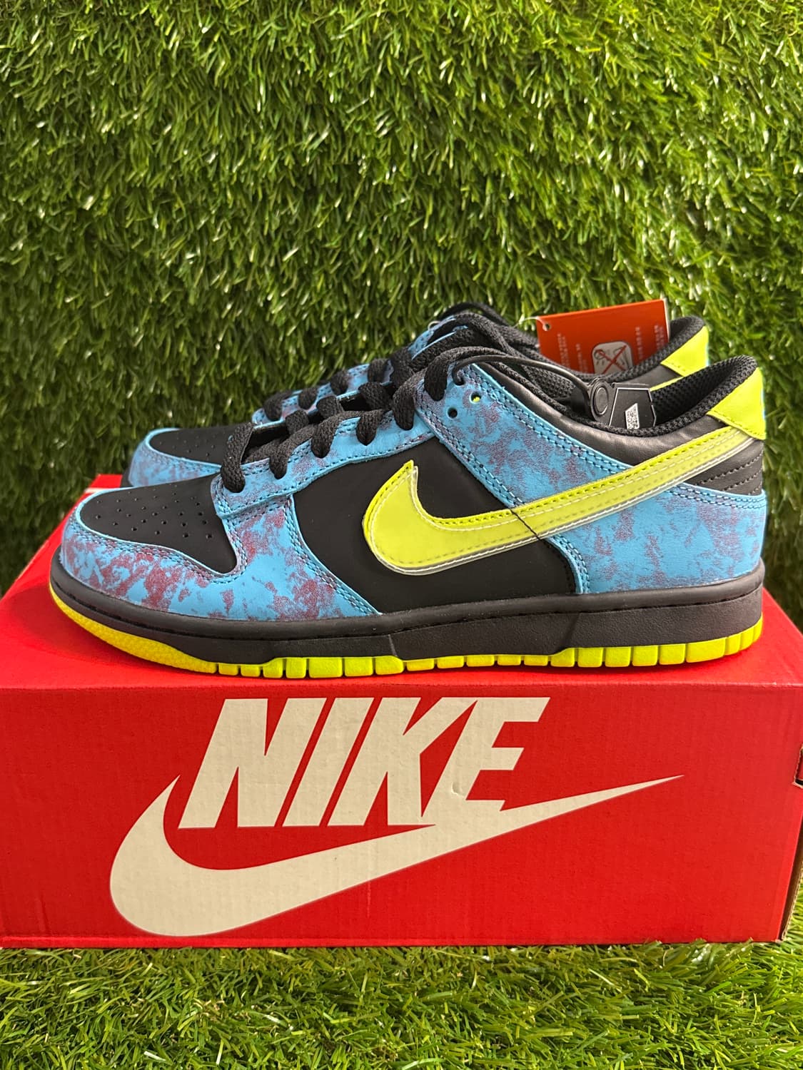 (GS 6Y/240) 나이키 덩크 로우 볼트 앤 블랙 상품이미지1