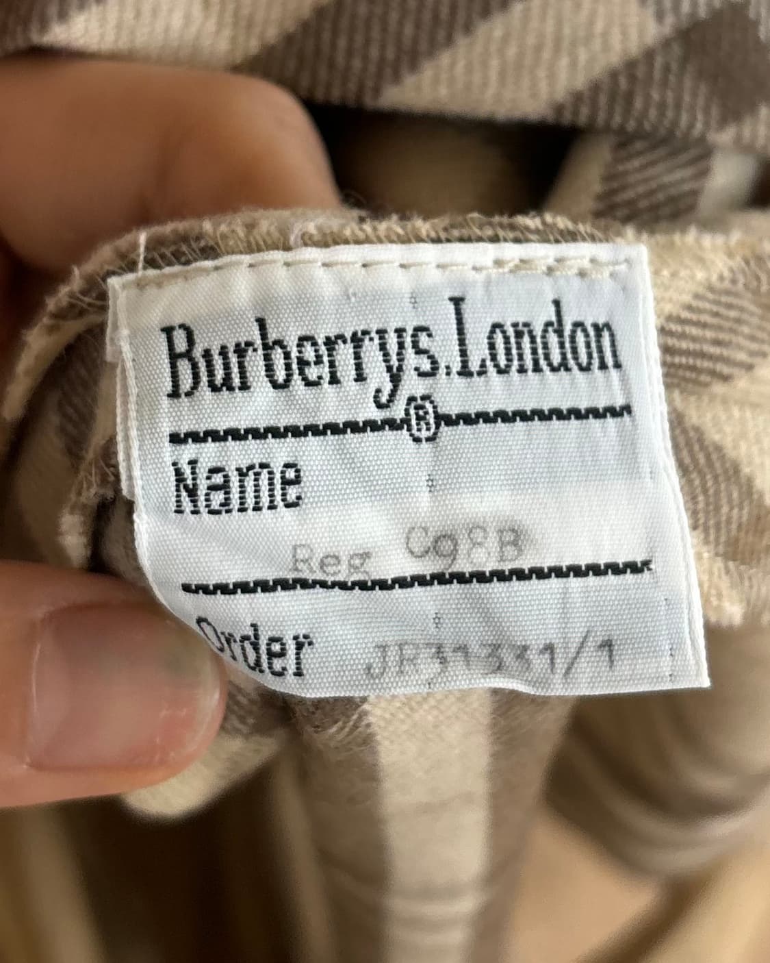 버버리 런던 베이지 노바체크 미디스커트  상품이미지7