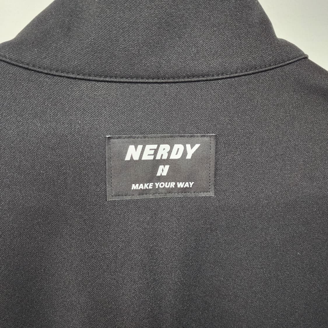 널디 블랙 트랙탑 저지 상품이미지3