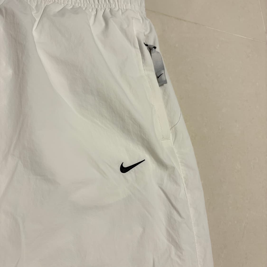 정품 나이키 스우시 화이트 조거팬츠 와이드 바람막이 트랙팬츠 바지 상품이미지5