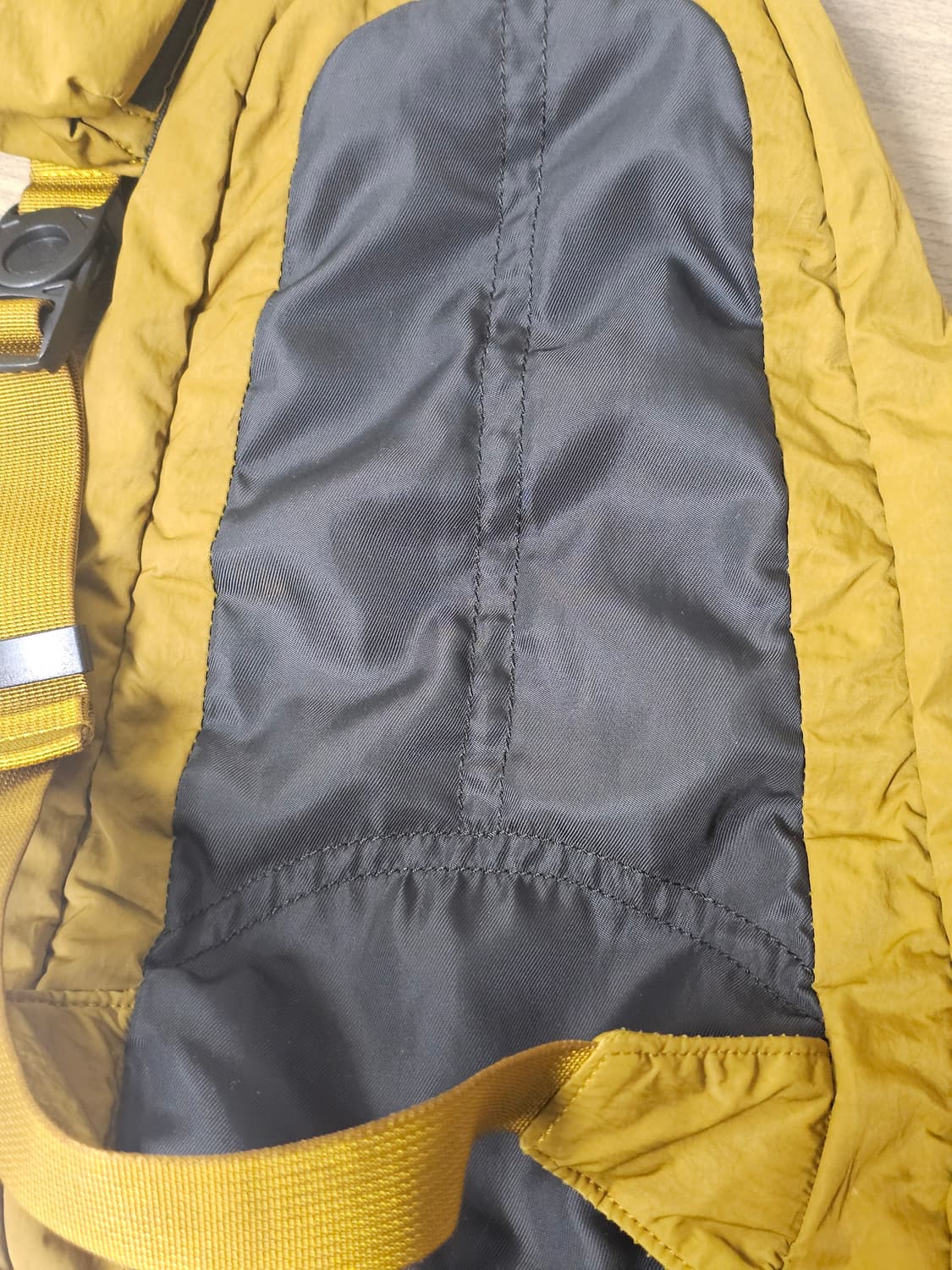 스톤아일랜드 슬링백 상품이미지4