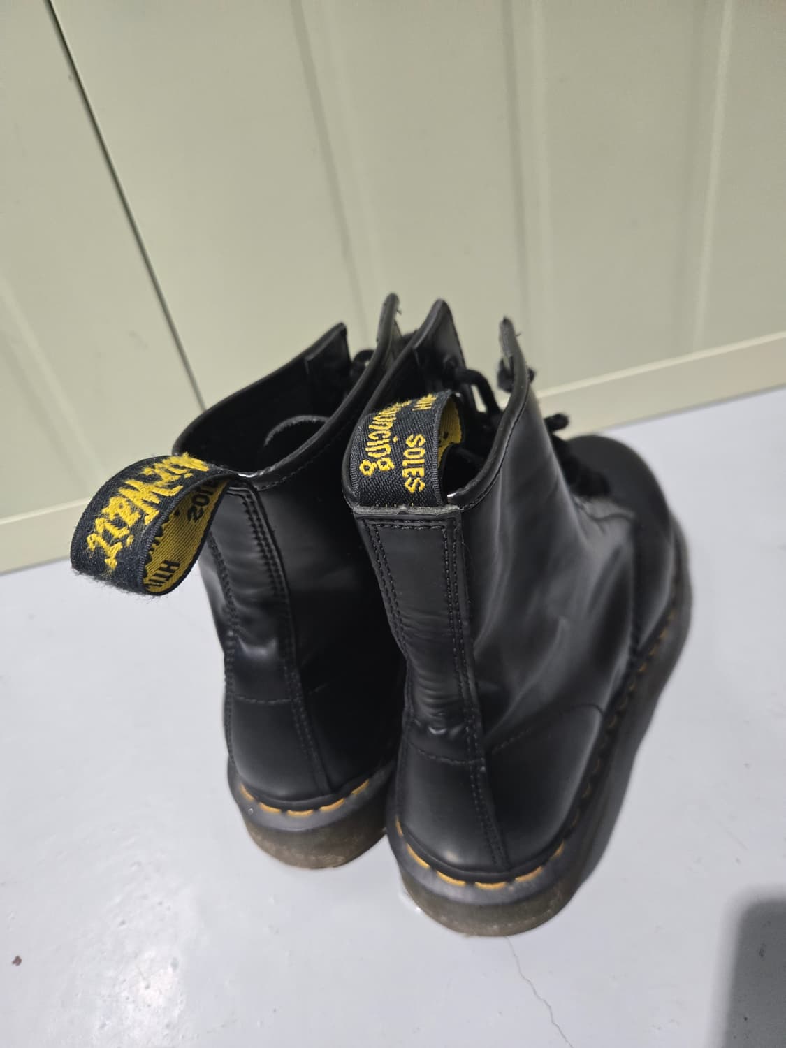 닥터마틴 1460 8홀 부츠 상품이미지2