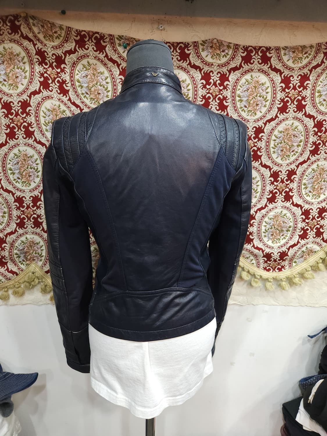 알마니진스 양가죽 슬림 자켓

 상품이미지10