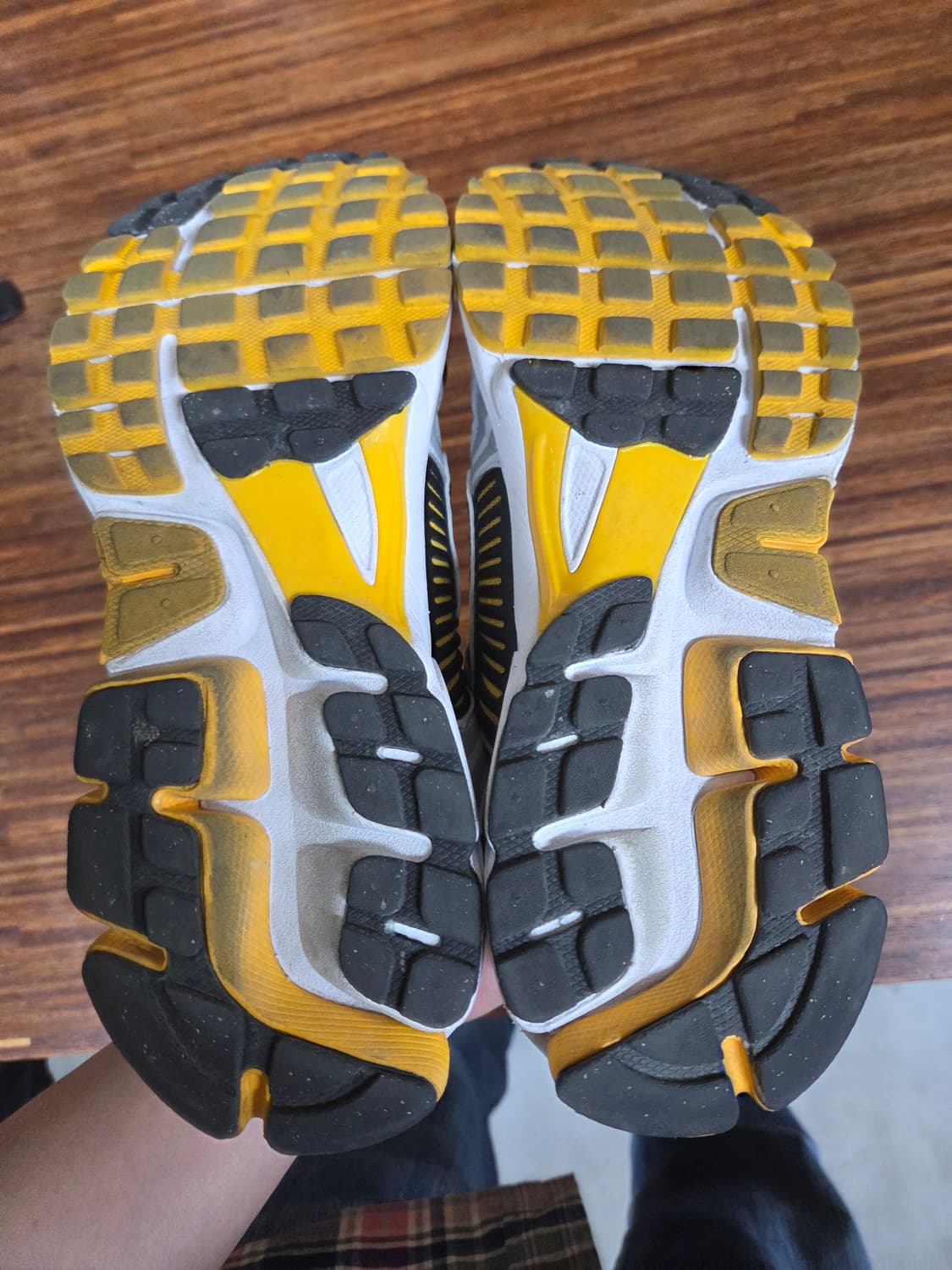 나이키 줌 보메로 포톤 더스트 골드 270 상품이미지5