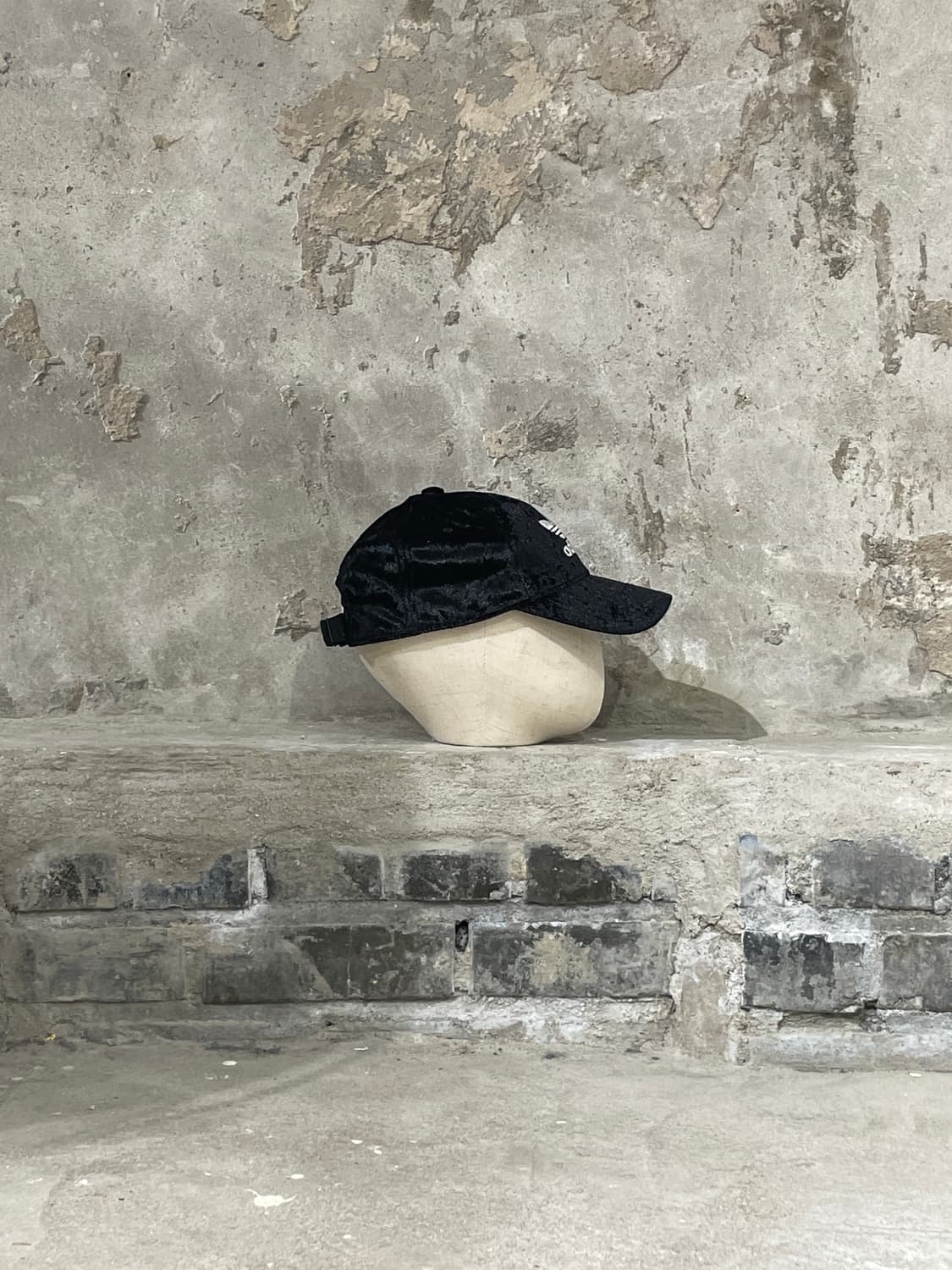 아디다스 블랙 파이어버드 벨루어 볼캡 상품이미지5