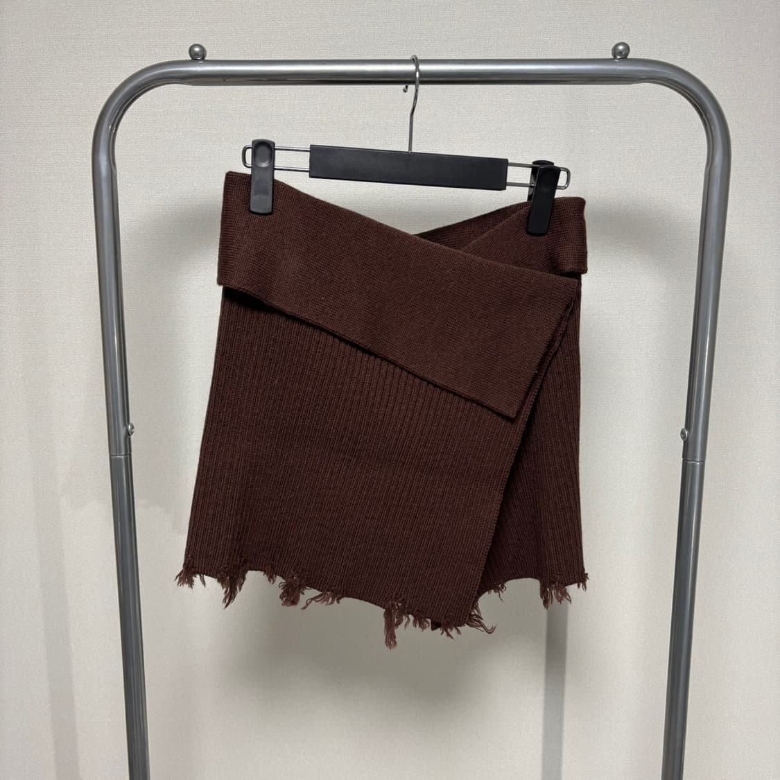 F) perverze 퍼버즈 대미지 니트 케이프&에이프론 상품이미지1