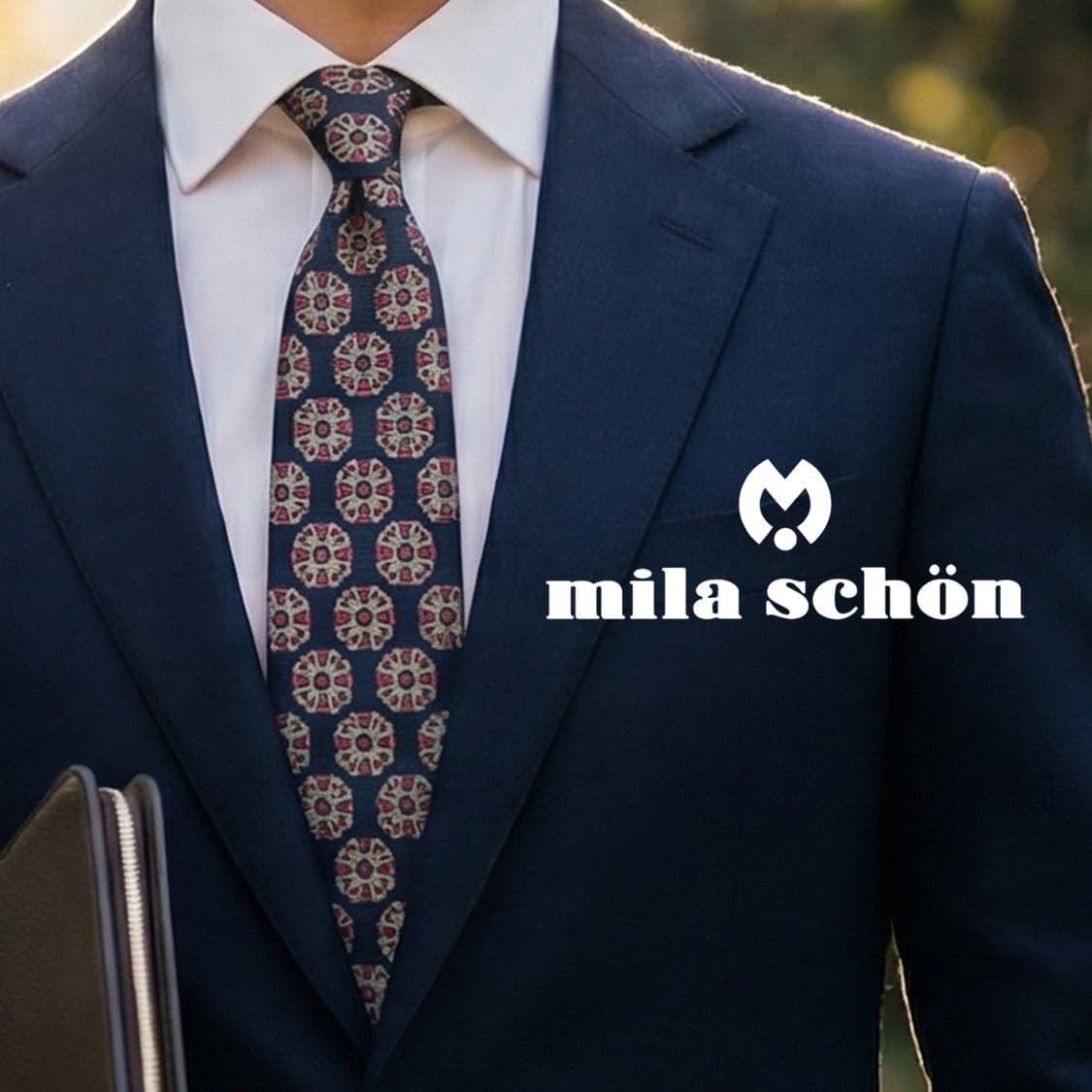 밀라숀 실크 네이비 플로럴 기하 넥타이 9.3cm A+등급 K1785
 상품이미지1