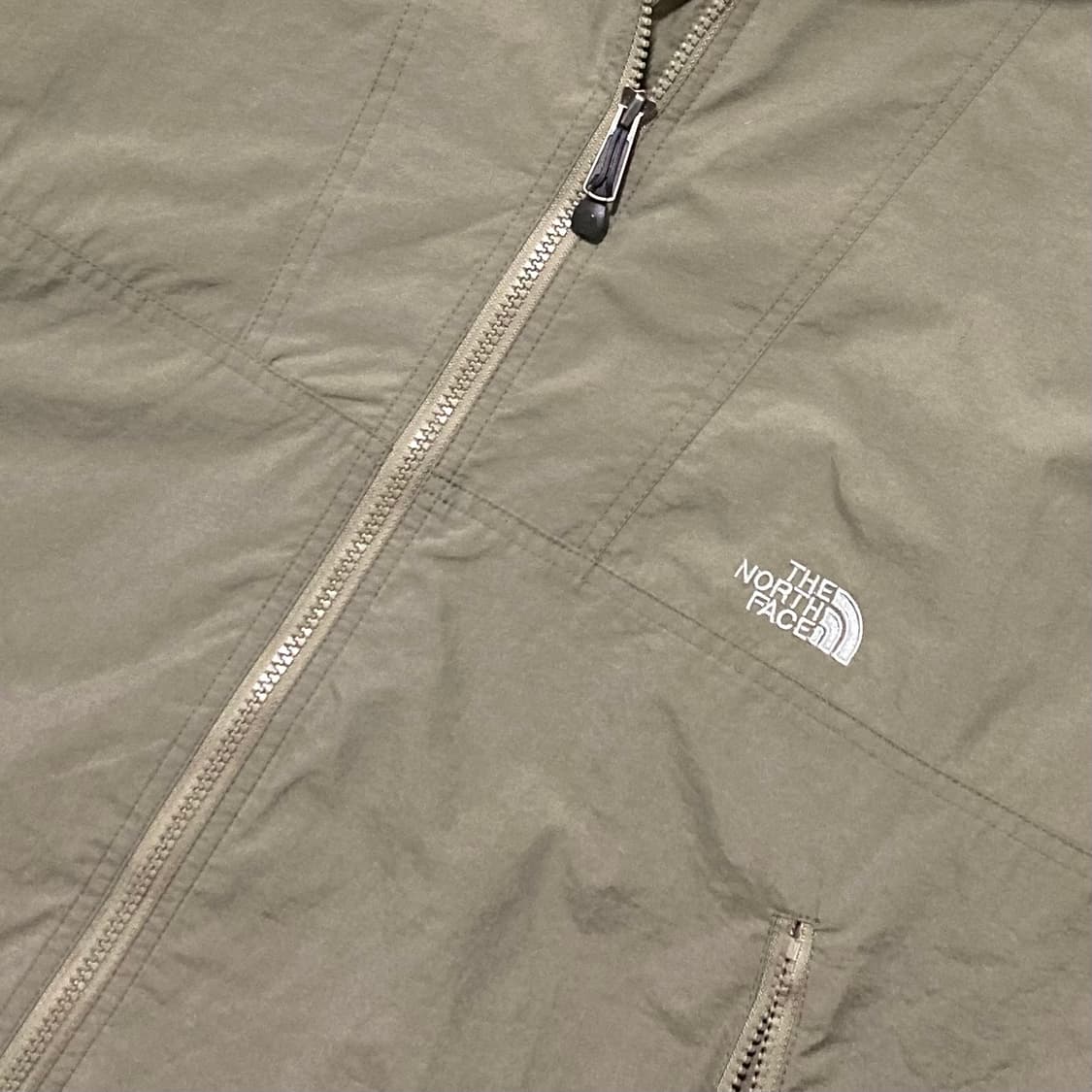 더노스페이스 JPN 미드로고 카키 바람막이 상품이미지4