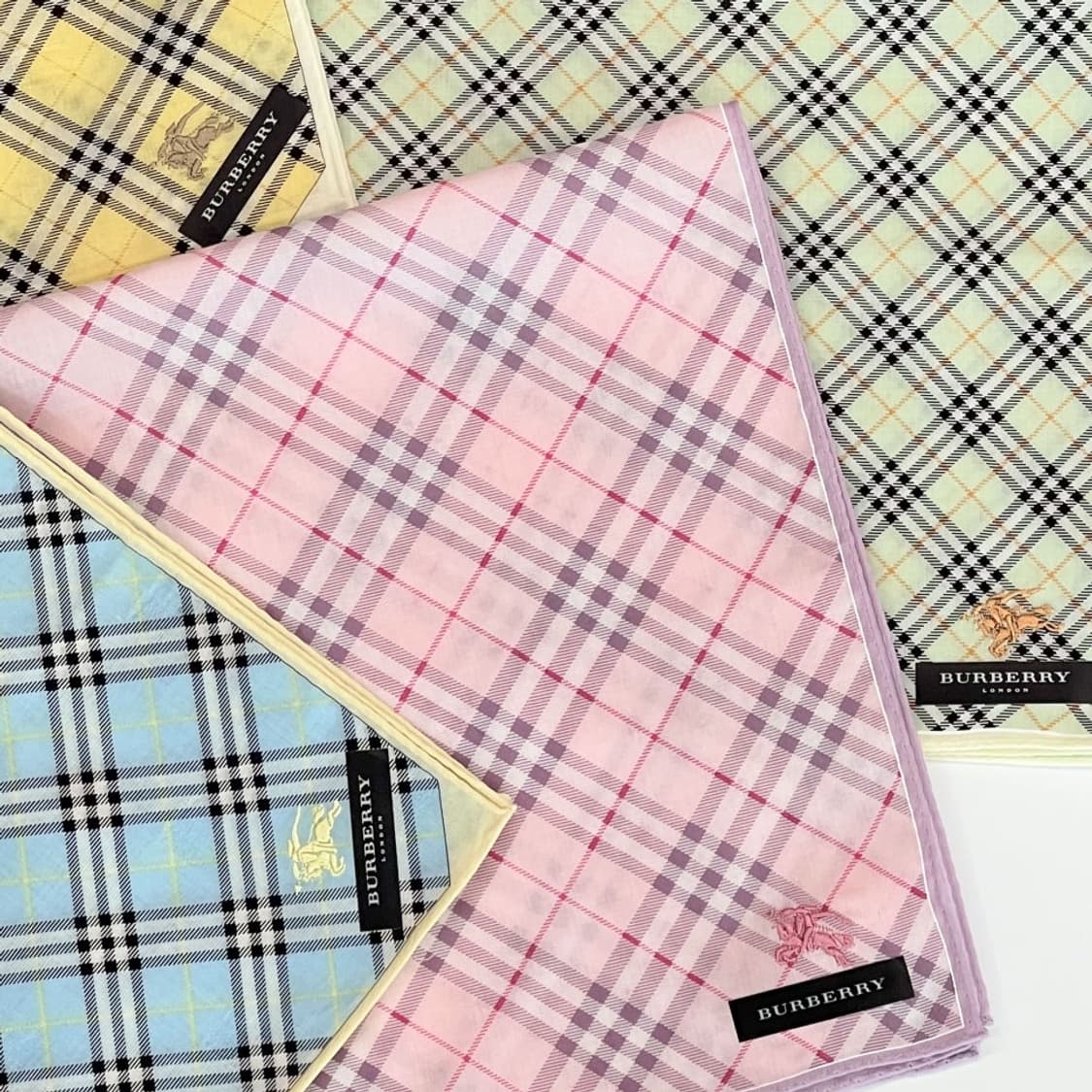 (새상품) burberry /버버리 쁘띠스카프 손수건 상품이미지7