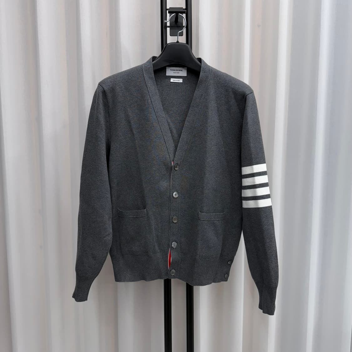 [1회착용/3] 톰브라운 밀라노스티치 가디건 그레이 상품이미지1