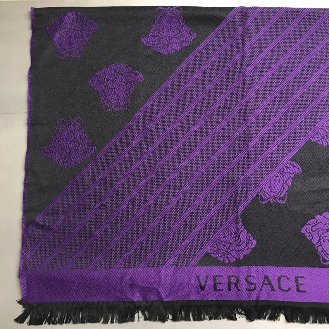 베르사체 머플러 상품이미지3