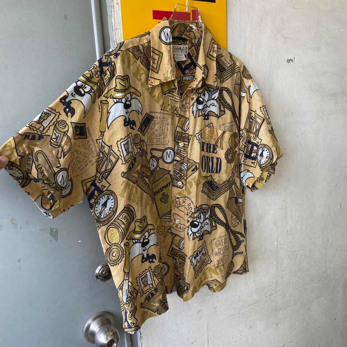 🌊CastelBajacXwarnerbros silvester shirt 상품이미지3