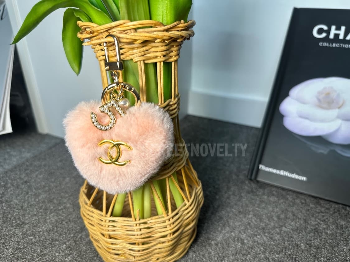 샤넬 하트 폼폼이 키링 핑크 상품이미지8