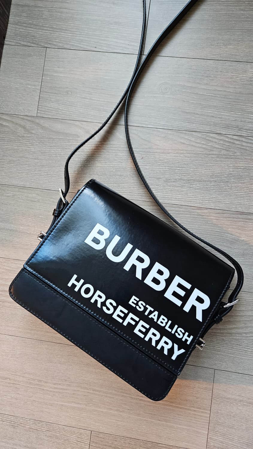 버버리 스몰 호스페리 프린트 그레이스 백 (블랙) 상품이미지1