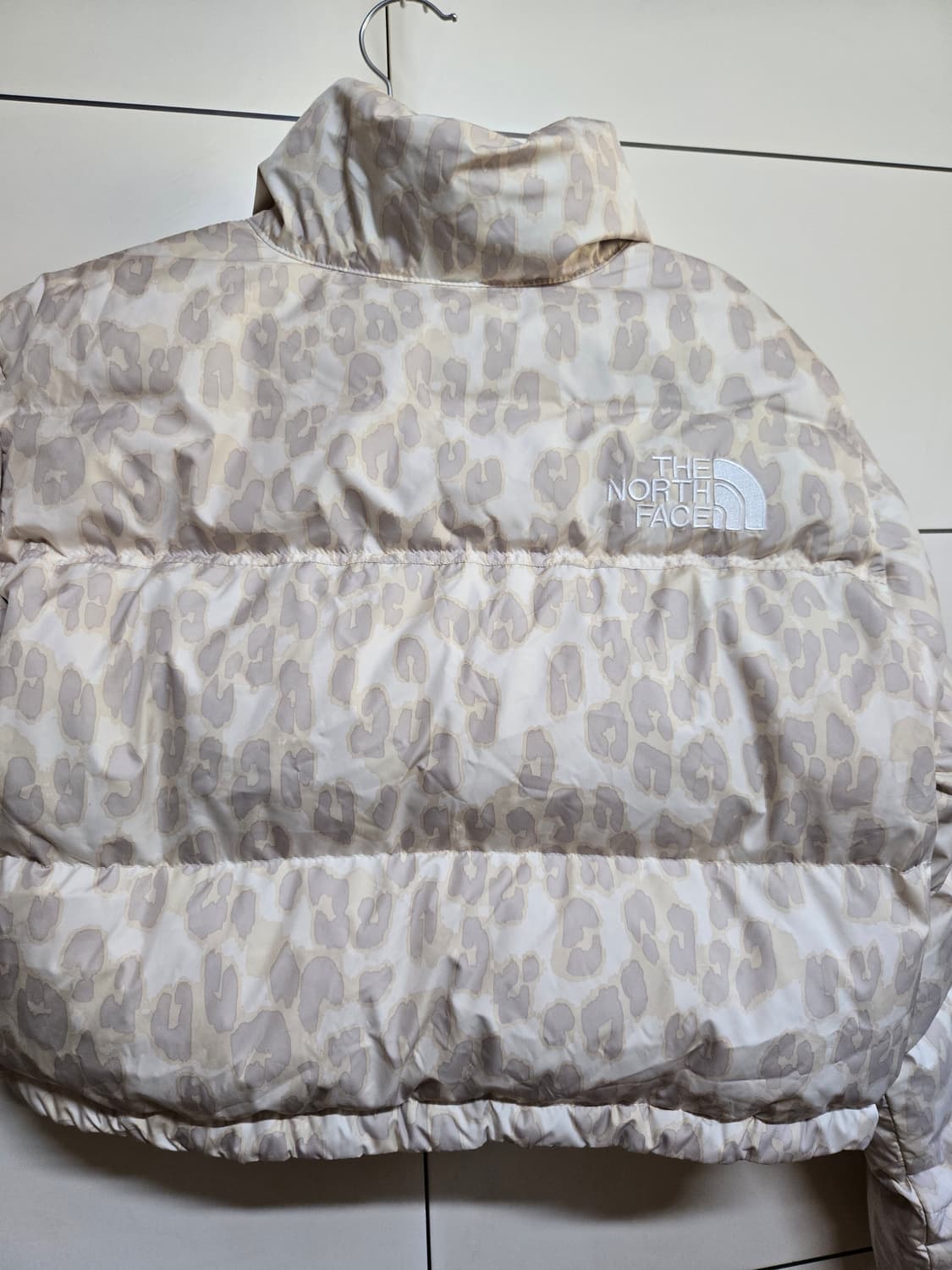 노스페이스 레오파드 프린트 눕시 숏패딩(해외판) 상품이미지6